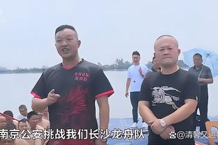 记者：除第二节外比分一直持平 波波：你喝多了？我们都被打爆了